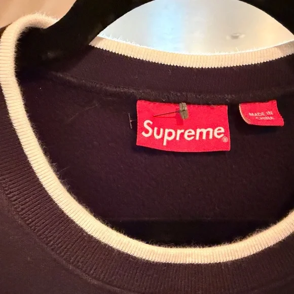 SUPREME CREW NECK SWEATER